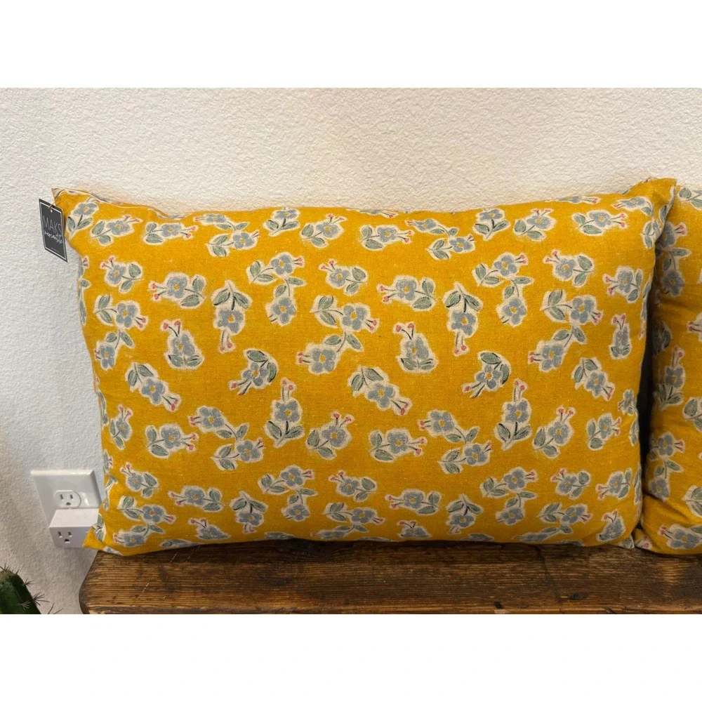 NWT Creative Co-Op Cotton Linen Floral‎ Yellow Embroidered Pig Pillows Set of 2